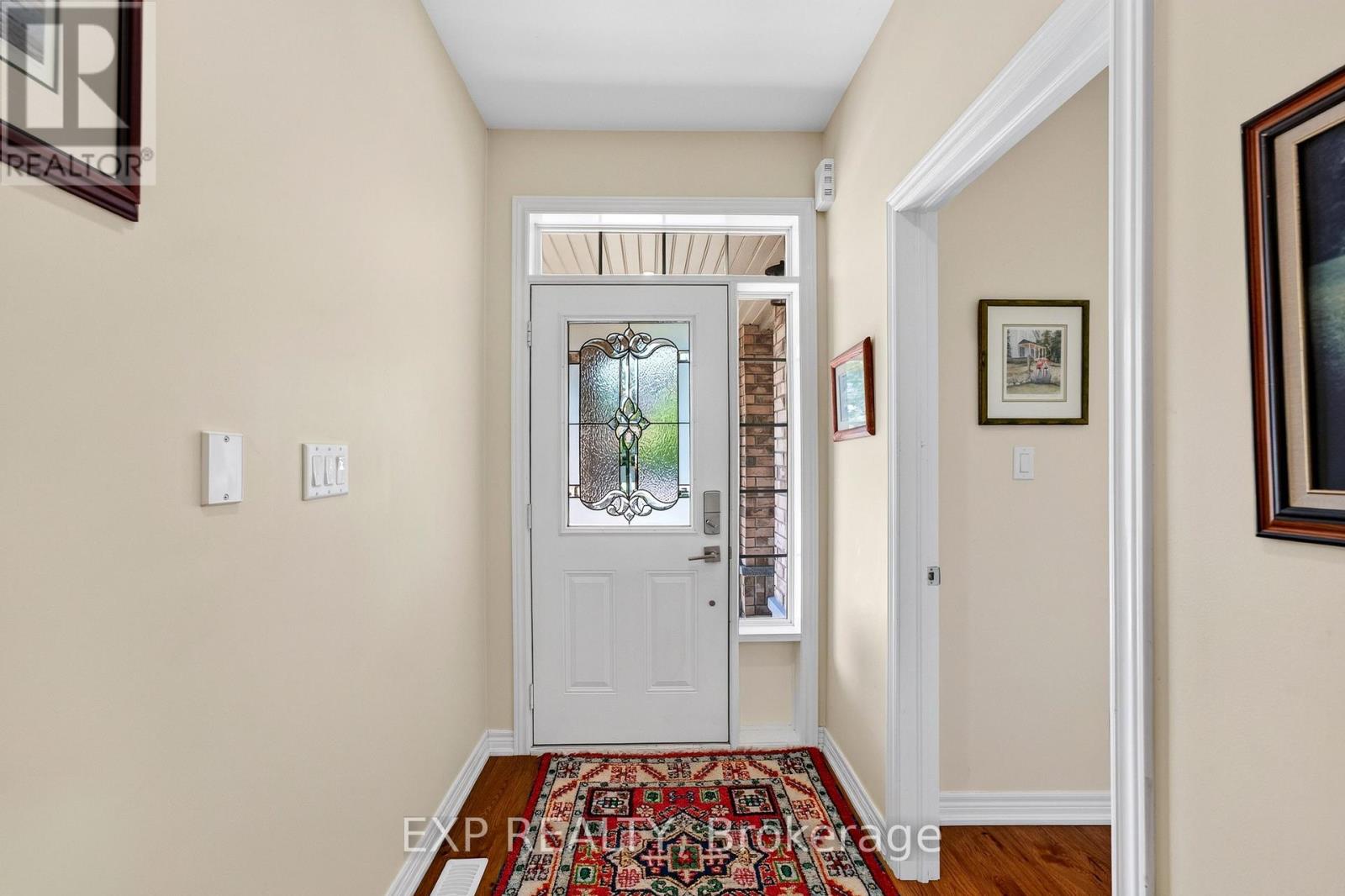 Residential in Georgina (Sutton & Jackson's Point) 5
