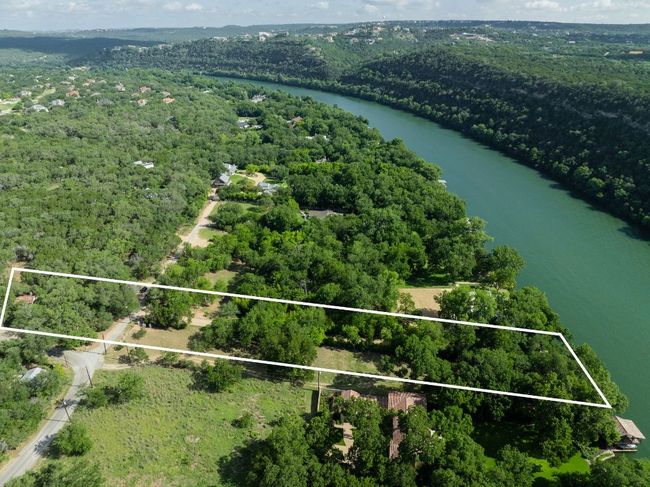 View of property location featuring a large body of water and property boundaries highlighted | Image 31