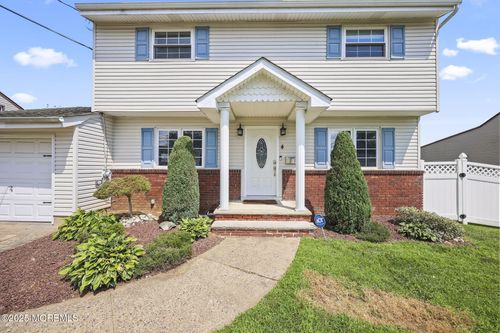 4 Thomas St, Old Bridge, NJ, 08857-2207 | Card Image