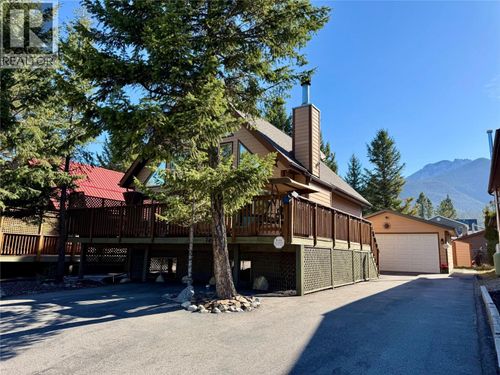 7490 Pine Cone Lane, Radium Hot Springs, BC, V0A1M0 | Card Image