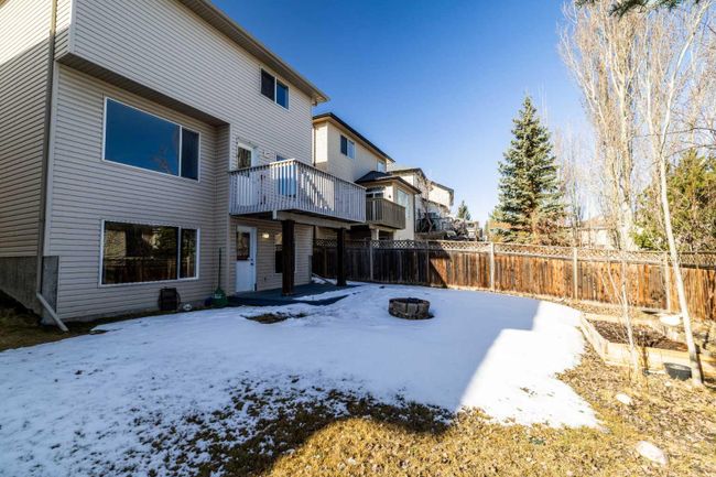 41 Valley Crest Close Nw, Home with 3 bedrooms, 3 bathrooms and 4 parking in Calgary AB | Image 46