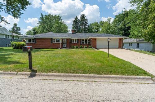 5715 Knollwood Rd, Rockford, IL, 61107-3825 | Card Image