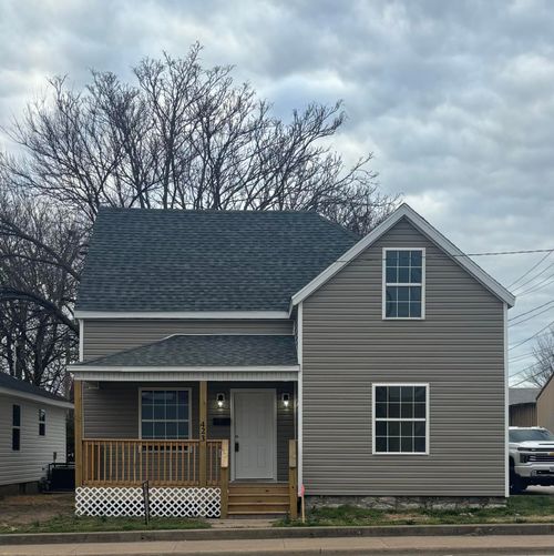 423 W Division St, Springfield, MO, 65803-2743 | Card Image