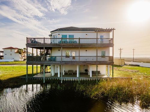 146 Villa Pamplona Dr, Port Aransas, TX, 78373-4261 | Card Image
