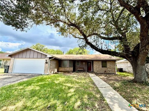 111 Lexington Ln, Victoria, TX, 77901-3615 | Card Image