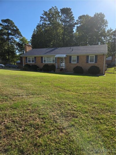 Cornered Front Yard. | Image 1