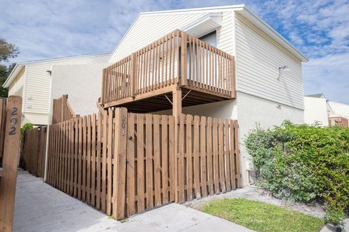 p203-641 Executive Center Dr, West Palm Beach, FL, 33401-4930 | Card Image