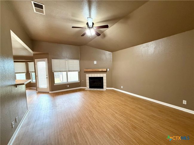 213 Summerside Ave, House other with 3 bedrooms, 2 bathrooms and null parking in Lockhart TX | Image 15