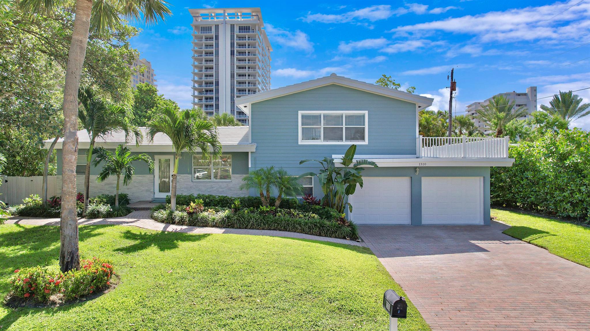 Manor Dr, Riviera Beach, FL 33404