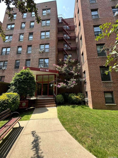 2a-150-15 72 Road, Flushing, NY, 11367 | Card Image