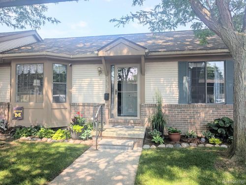 25080 Lighthouse Ln, Harrison Township, MI, 48045-6709 | Card Image