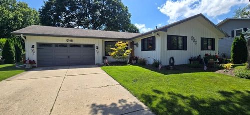 73 Devonshire Cir, Elgin, IL, 60123-1247 | Card Image