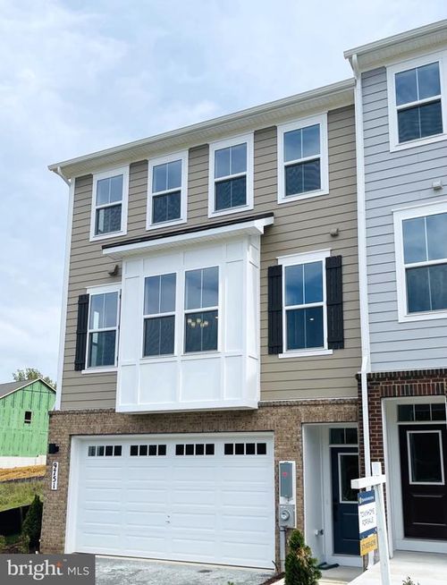 9751 Gaelic Pl, WALDORF, MD, 20601-3857 | Card Image