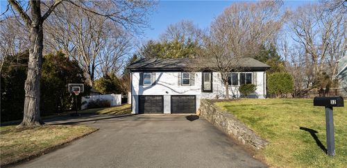 32 Rolling Acres Dr, Cumberland, RI, 02864-2614 | Card Image
