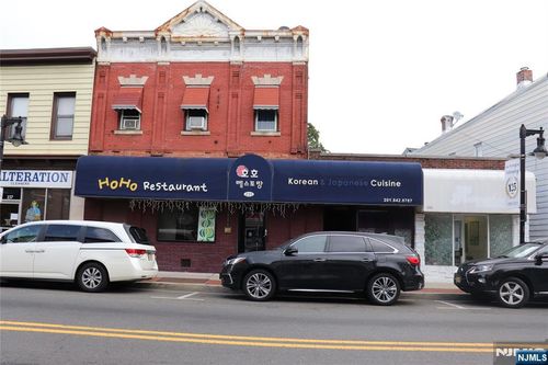 235-233-235 Paterson Ave, East Rutherford, NJ, 07073-1805 | Card Image