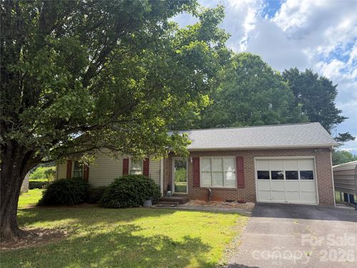 4445 Sulphur Springs Rd Ne, Hickory, NC, 28601-9717 | Card Image