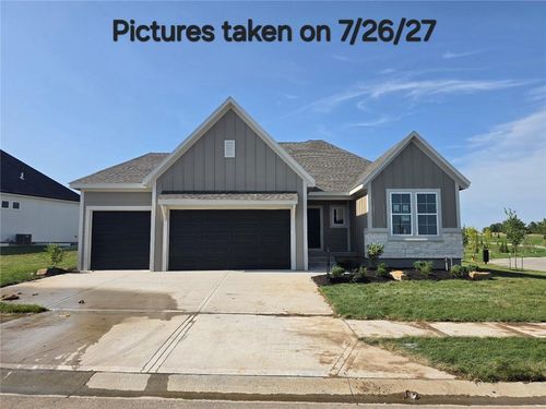 23910 W 112th Ter, Olathe, KS, 66061-7131 | Card Image