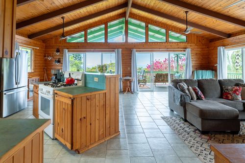 94-6529 Makaniakua, NAALEHU, HI, 96772 | Card Image