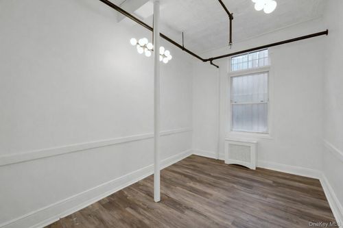 96-2094 Boston Post Rd, Larchmont, NY, 10538-3758 | Card Image