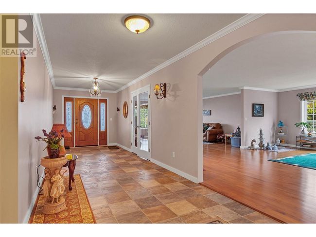 7603 Baker Hogg Rd, House other with 3 bedrooms, 3 bathrooms and 2 parking in North Okanagan Rd Rural BC | Image 4