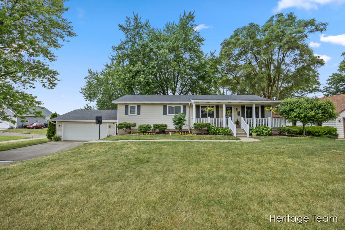 Homerich Ave, Byron Center, MI 49315