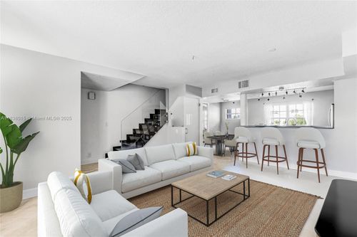 349 Virginia St, Hollywood, FL, 33019-2000 | Card Image