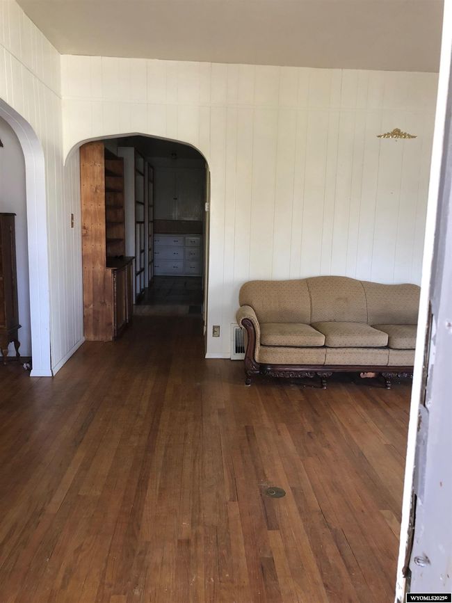 211 8 Th St, House other with 6 bedrooms, 3 bathrooms and null parking in Sinclair WY | Image 8