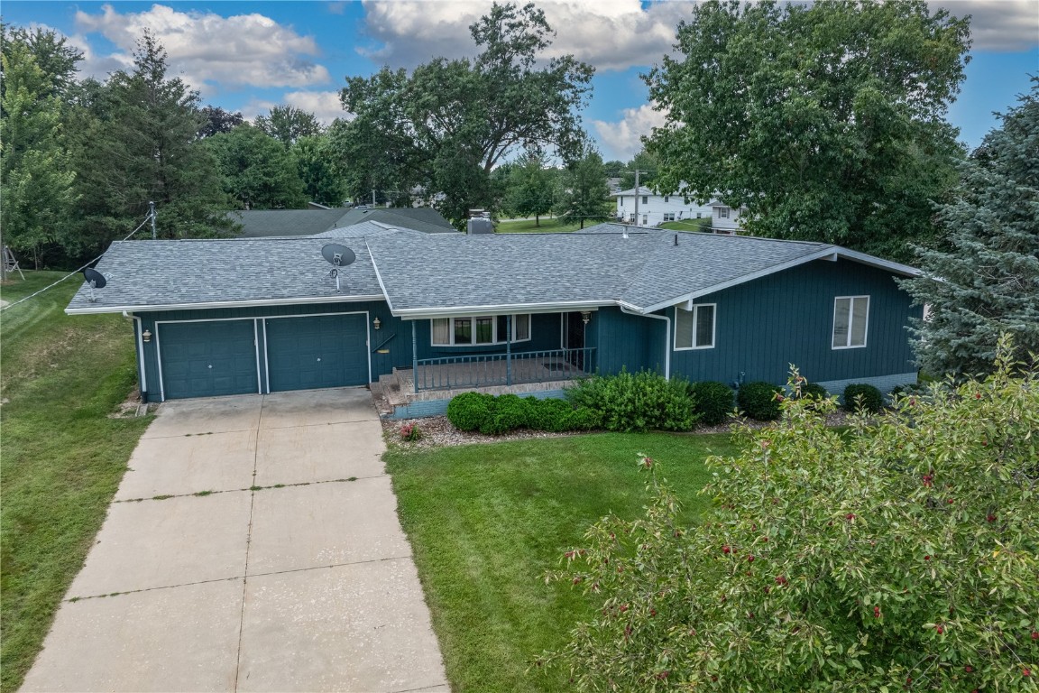 Scenic Dr, Vinton, IA 52349