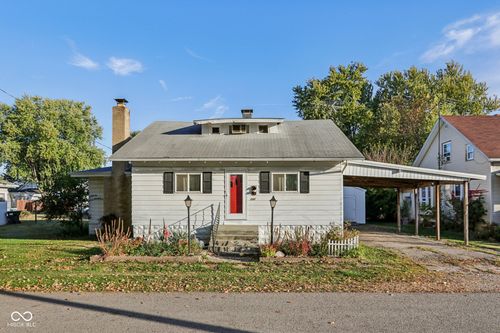 107 E College St, Bainbridge, IN, 46105-9568 | Card Image