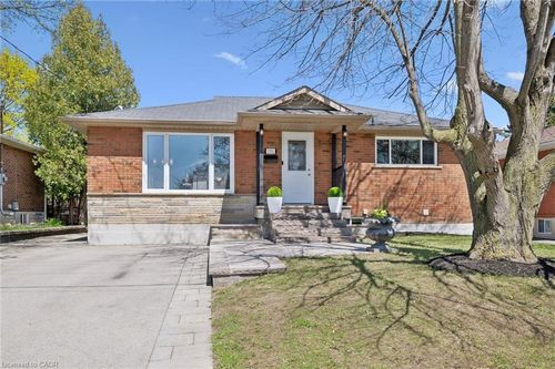1311 Royal Dr, Burlington, ON, L7P2G2 | Card Image
