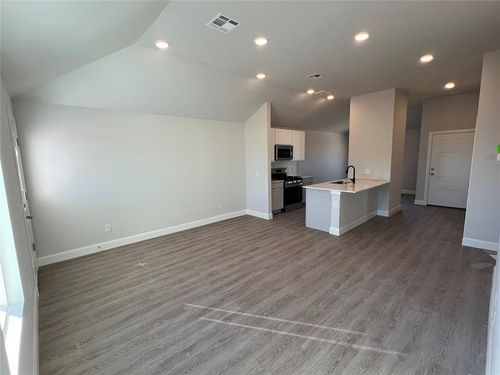 940 S Bear Ln, Mustang, OK, 73064-4067 | Card Image