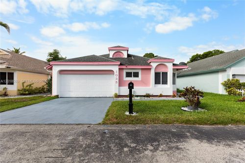 1035 W Jasmine Ln, North Lauderdale, FL, 33068-3949 | Card Image