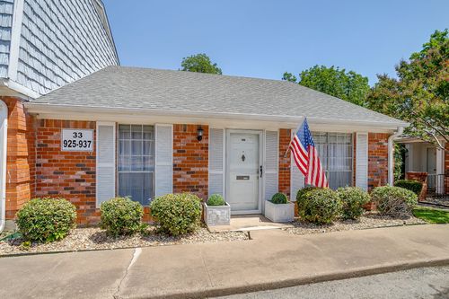 937 Roaring Springs Rd, Fort Worth, TX, 76114-4478 | Card Image