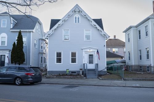 657 County St, New Bedford, MA, 02740-6716 | Card Image