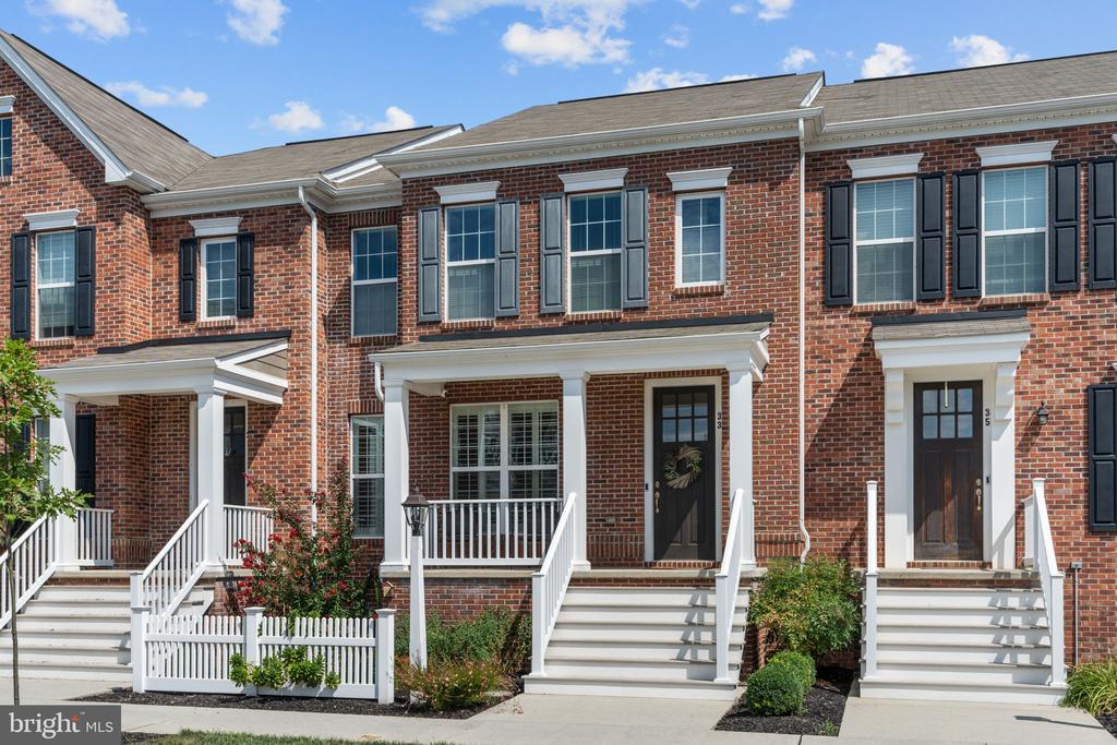 Meadow Creek Ln, Mechanicsburg, PA 17050
