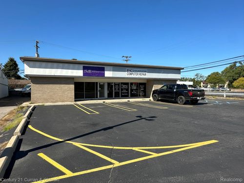 9001 Wayne Rd, Livonia, MI, 48150-3604 | Card Image