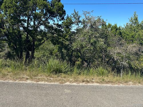 605 Ledgeview Dr, Canyon Lake, TX, 78133-4939 | Card Image