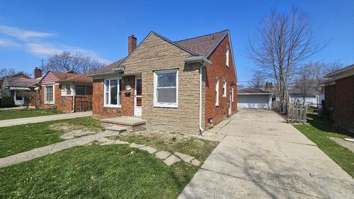 21345 Newcastle Rd, Harper Woods, MI, 48225-2357 | Card Image