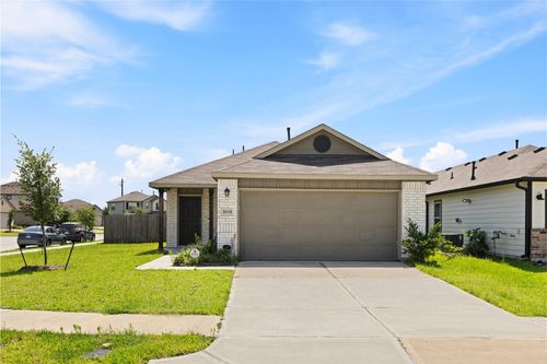 10530 Vinca Minor Ln, Houston, TX, 77016-2037 | Card Image
