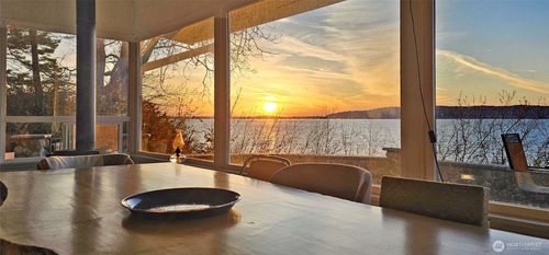 303 Arrowhead Point Ln, Camano Island, WA, 98282-7270 | Card Image