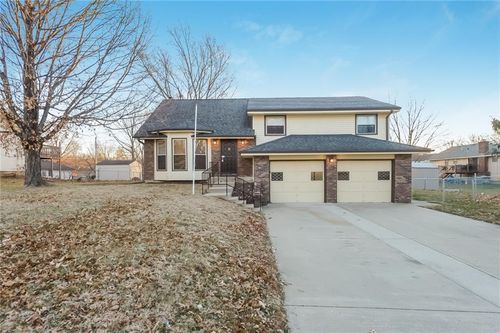 3025 S 14th St, Leavenworth, KS, 66048-4755 | Card Image