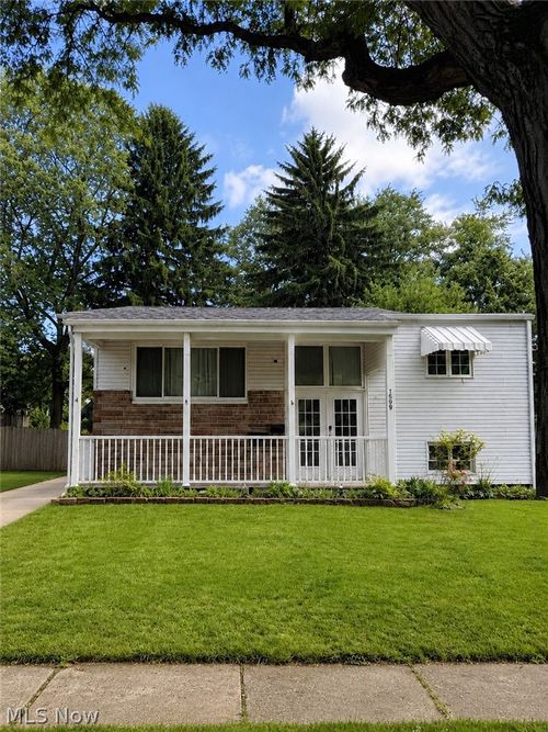 1599 Herkender Ave, Akron, OH, 44310-2713 | Card Image