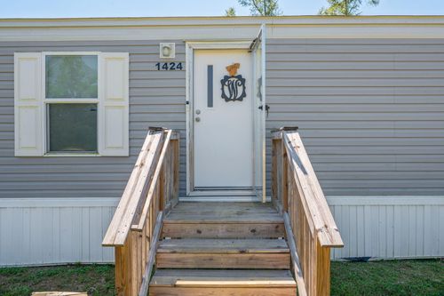 1424 Ef Sanford Rd, Baker, FL, 32531-7817 | Card Image