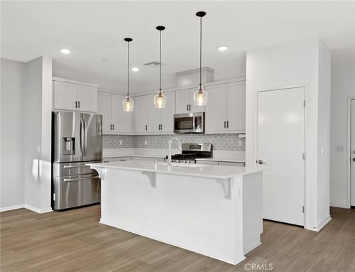 35115 Vine Pl, Fallbrook, CA, 92028-6550 | Card Image