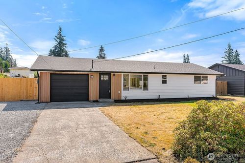 8717 48th Dr Ne, Marysville, WA, 98270-3009 | Card Image