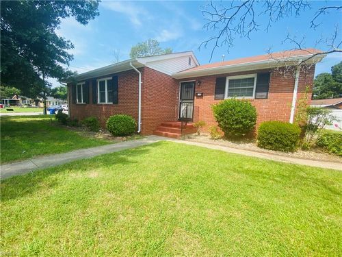 1102 Cavalier Blvd, Portsmouth, VA, 23701-3238 | Card Image