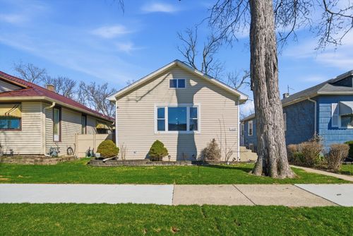 1433 S 21st Ave, Maywood, IL, 60153-1736 | Card Image