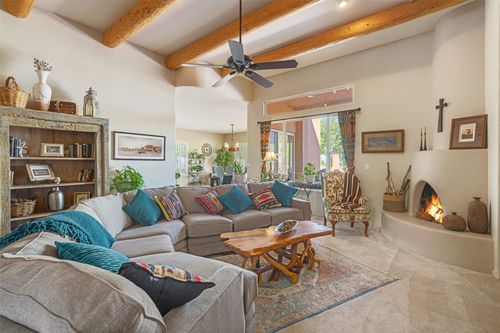 7 Westwind Rd, Santa Fe, NM, 87508-1359 | Card Image