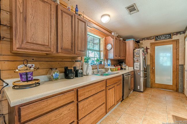 120 Dickerson Rd, House other with 3 bedrooms, 2 bathrooms and null parking in Bigfoot TX | Image 12