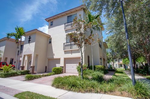 f2-1020 E Longport Cir, Delray Beach, FL, 33444-3424 | Card Image